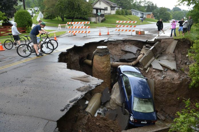 carsinkhole