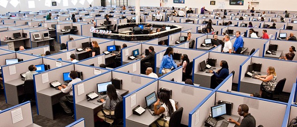 4-27CallCenter-2