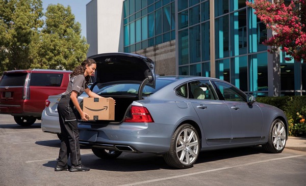 5-4amazon-in-car-delivery-2