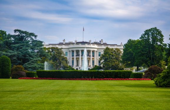 4-16WhiteHouse-1