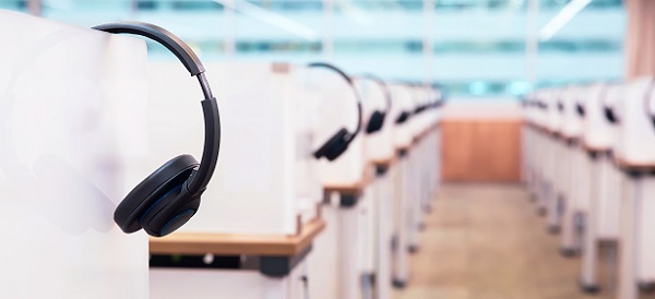 Many headphones in the online language classroom.