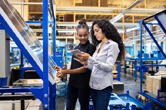 AI Seen Helping to Add Jobs as Small Manufacturers Pursue Automation